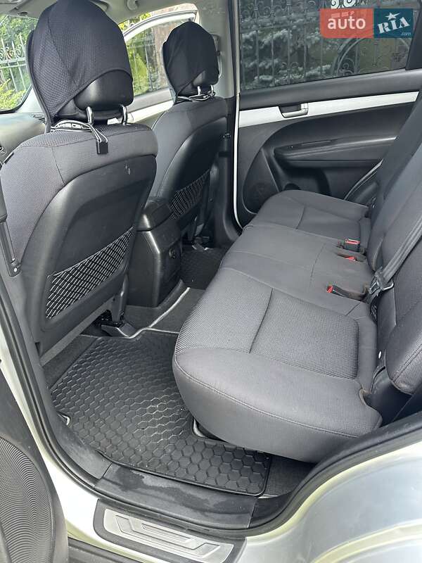 Внедорожник / Кроссовер Kia Sorento 2012 в Городенке