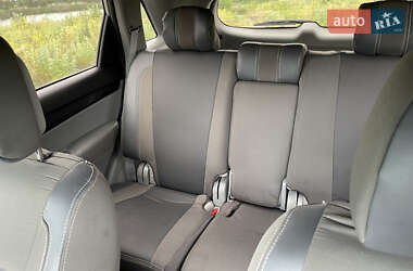 Позашляховик / Кросовер Kia Sorento 2011 в 