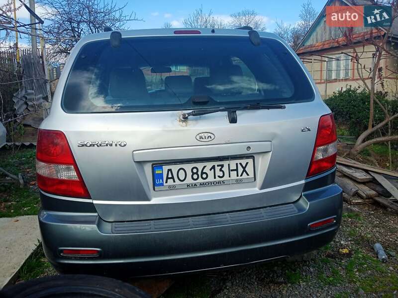Внедорожник / Кроссовер Kia Sorento 2004 в Хусте