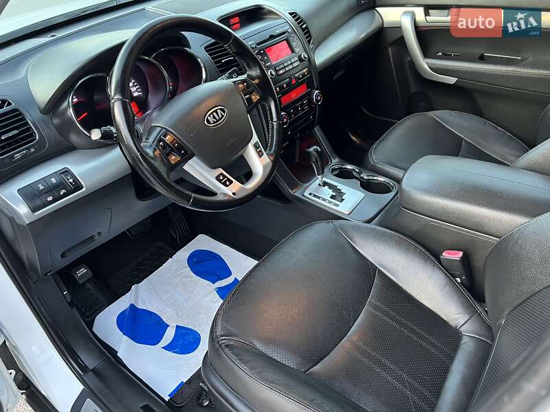 Внедорожник / Кроссовер Kia Sorento 2011 в Радивилове