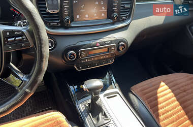 Внедорожник / Кроссовер Kia Sorento 2018 в 
