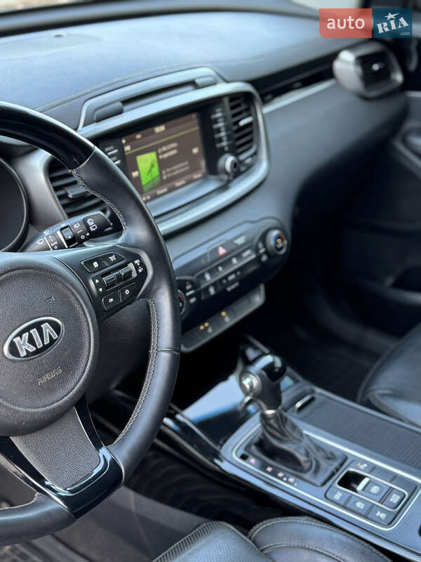 Внедорожник / Кроссовер Kia Sorento 2016 в Запорожье