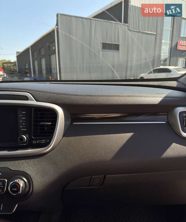 Внедорожник / Кроссовер Kia Sorento 2018 в Стрые