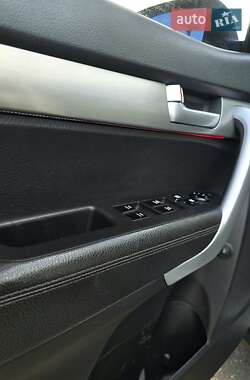 Внедорожник / Кроссовер Kia Sorento 2012 в 
