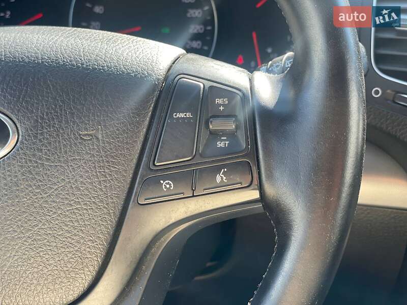 Внедорожник / Кроссовер Kia Sorento 2012 в Одессе