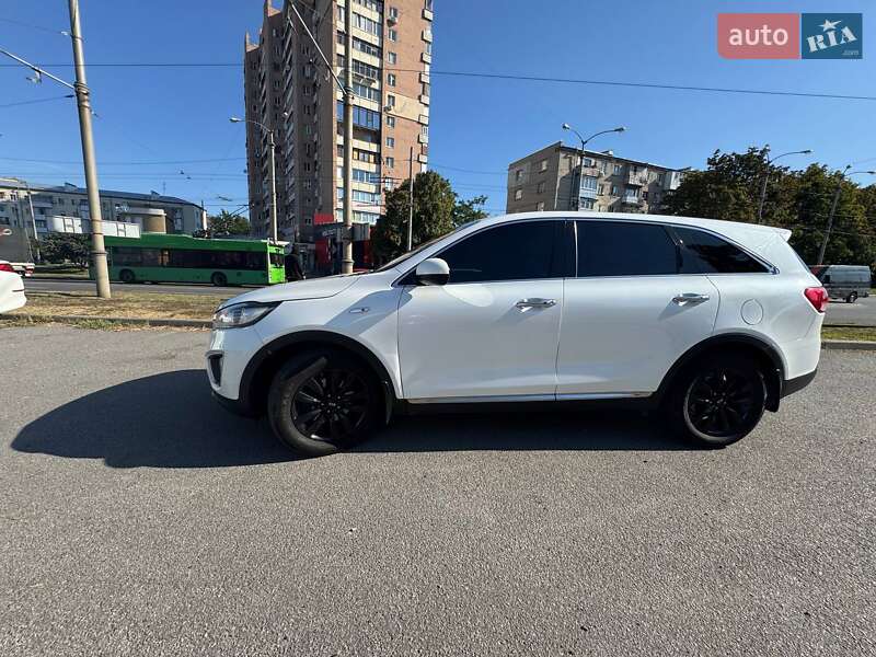 Внедорожник / Кроссовер Kia Sorento 2015 в Харькове