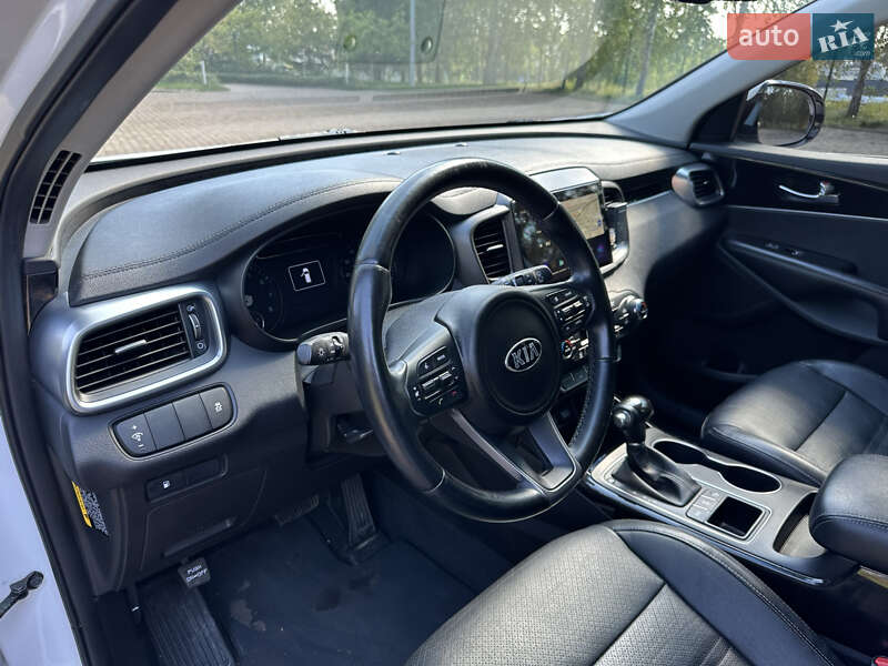 Позашляховик / Кросовер Kia Sorento 2015 в Харкові