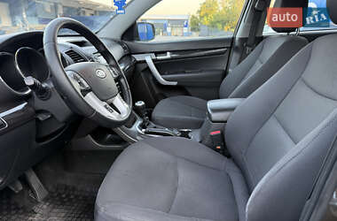 Внедорожник / Кроссовер Kia Sorento 2012 в 