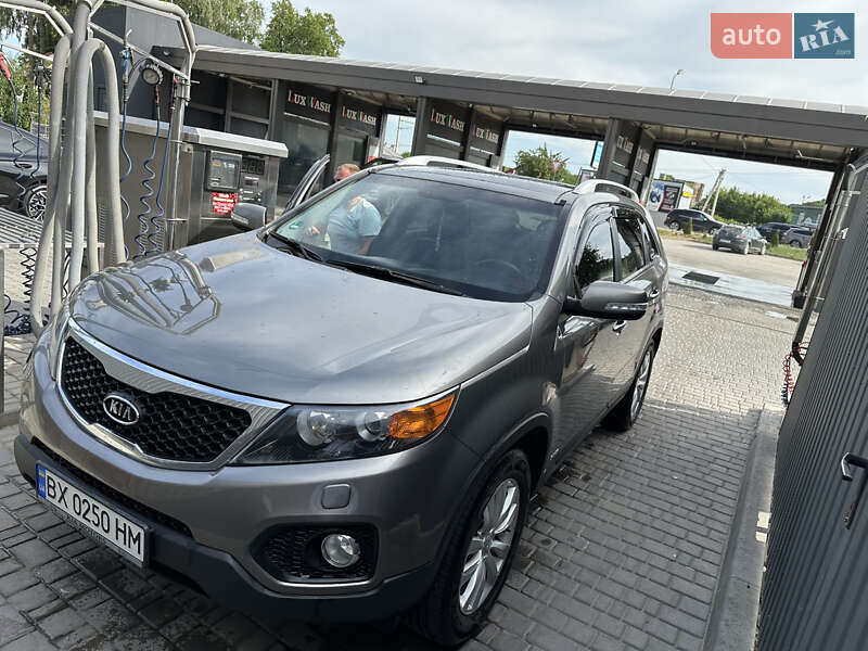 Внедорожник / Кроссовер Kia Sorento 2011 в Каменец-Подольском