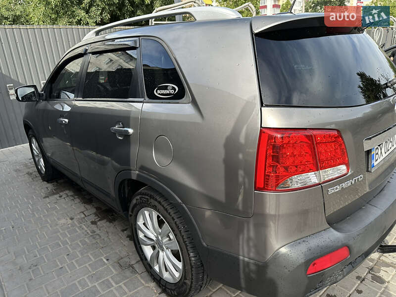 Внедорожник / Кроссовер Kia Sorento 2011 в Каменец-Подольском