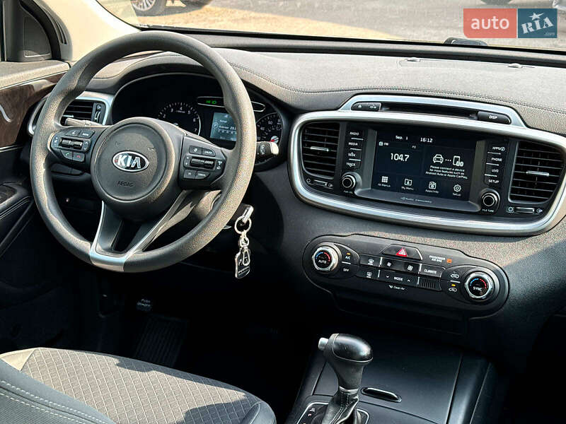 Позашляховик / Кросовер Kia Sorento 2017 в Вінниці фото 26 Позашляховик / Кросовер Kia Sorento 2017 в Вінниці