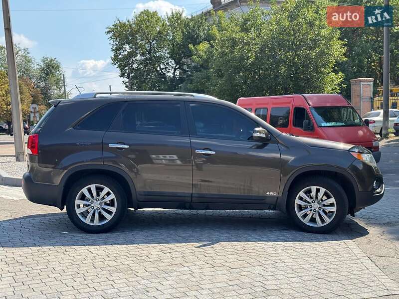 Внедорожник / Кроссовер Kia Sorento 2010 в Запорожье