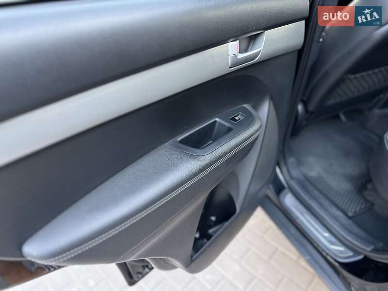 Позашляховик / Кросовер Kia Sorento 2011 в Києві