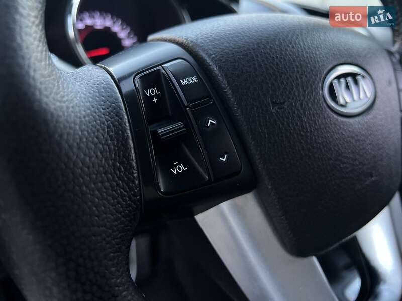 Позашляховик / Кросовер Kia Sorento 2011 в Києві