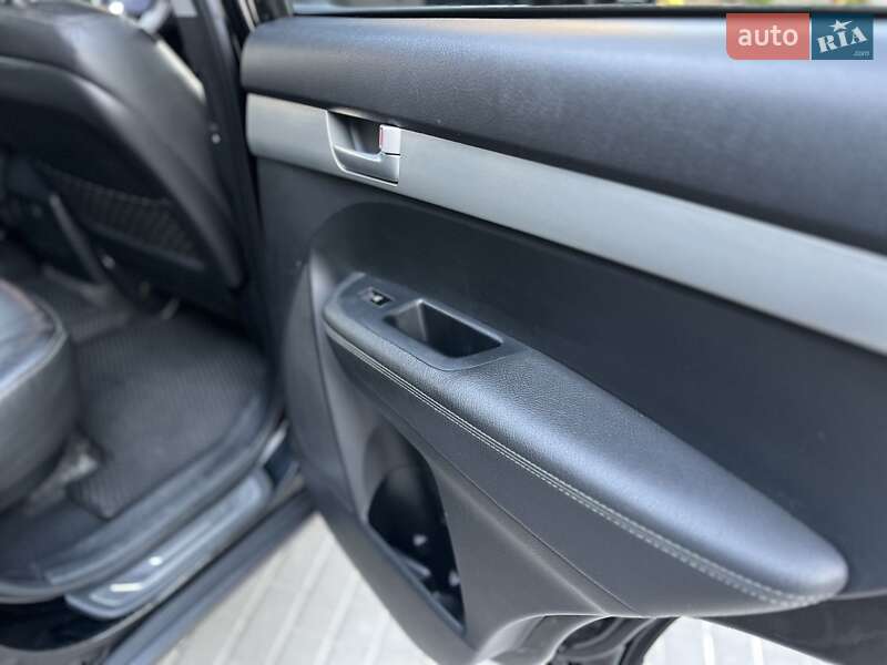 Позашляховик / Кросовер Kia Sorento 2011 в Києві