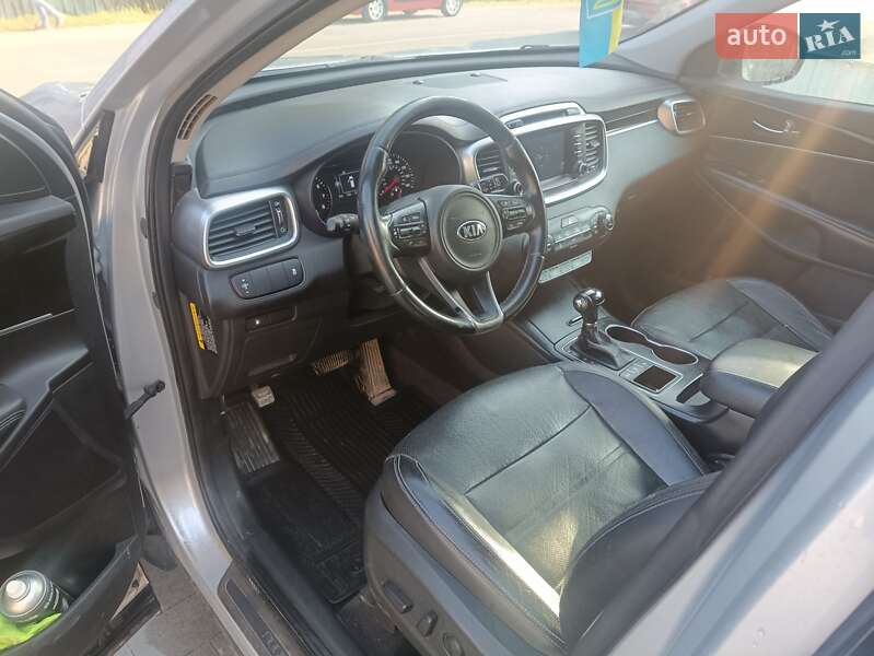 Позашляховик / Кросовер Kia Sorento 2016 в Верховині фото 4 Позашляховик / Кросовер Kia Sorento 2016 в Верховині