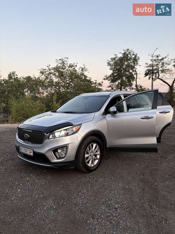 Внедорожник / Кроссовер Kia Sorento 2015 в Кривом Роге