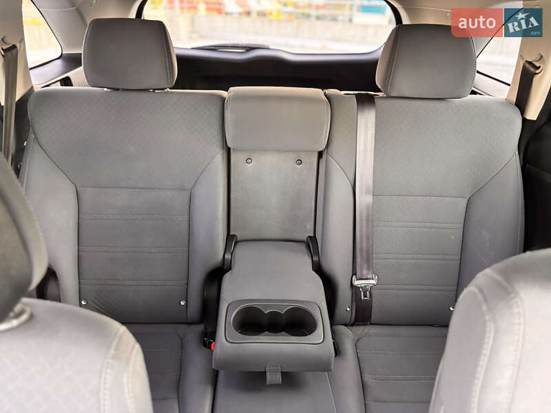 Позашляховик / Кросовер Kia Sorento 2016 в Києві