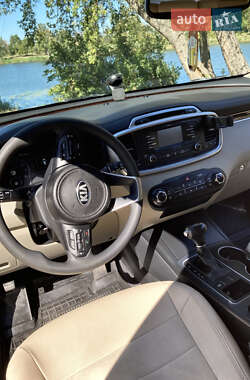 Внедорожник / Кроссовер Kia Sorento 2016 в 