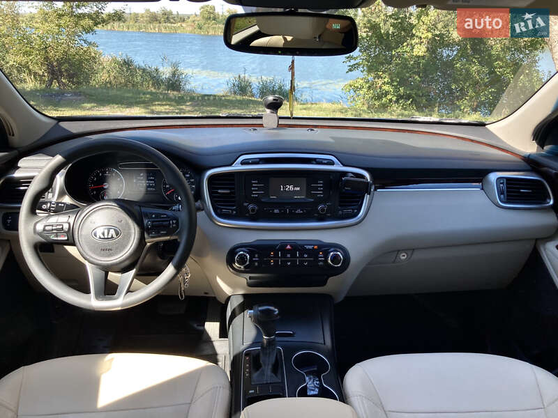 Внедорожник / Кроссовер Kia Sorento 2016 в Харькове