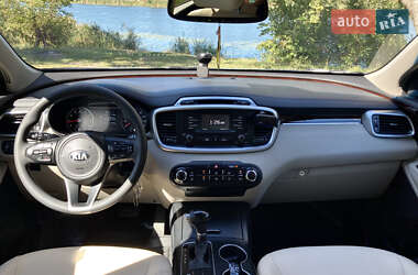 Внедорожник / Кроссовер Kia Sorento 2016 в 