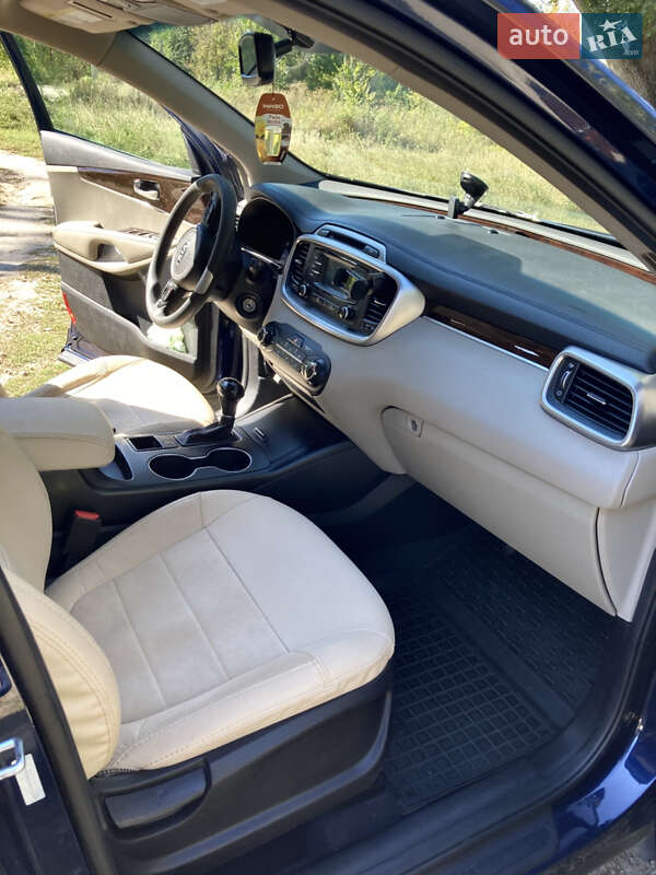 Внедорожник / Кроссовер Kia Sorento 2016 в Харькове