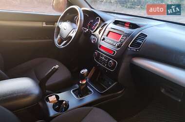 Внедорожник / Кроссовер Kia Sorento 2013 в 