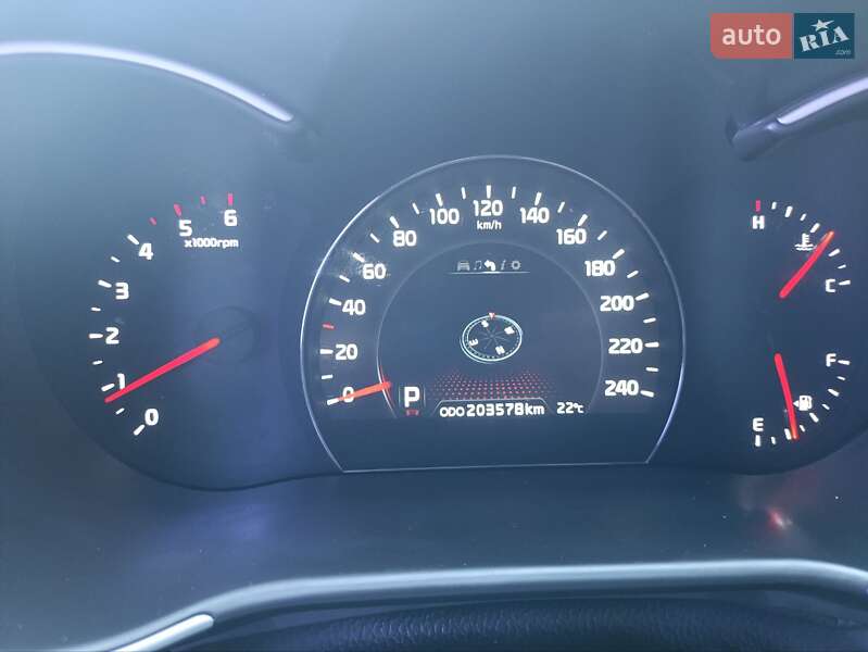 Внедорожник / Кроссовер Kia Sorento 2014 в Могилев-Подольске