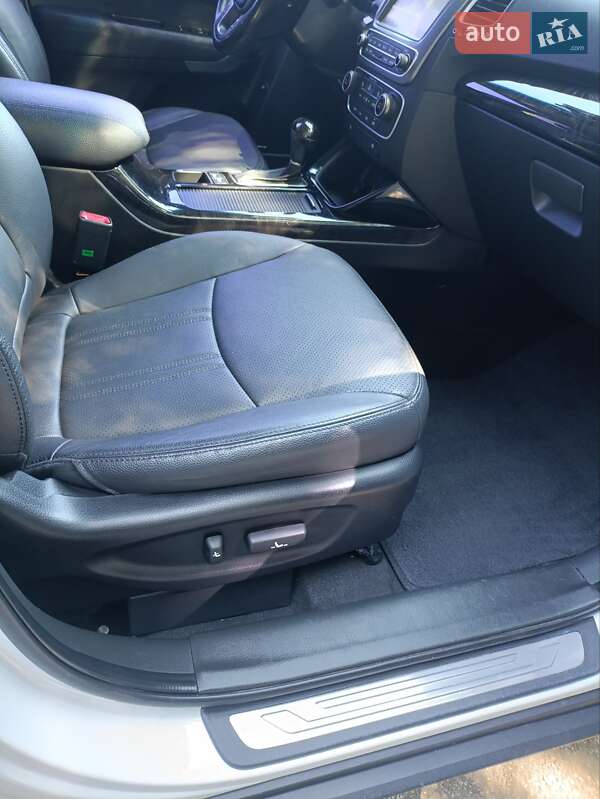Внедорожник / Кроссовер Kia Sorento 2014 в Могилев-Подольске