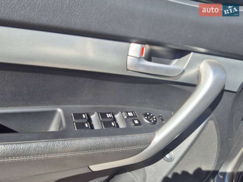 Внедорожник / Кроссовер Kia Sorento 2011 в Запорожье