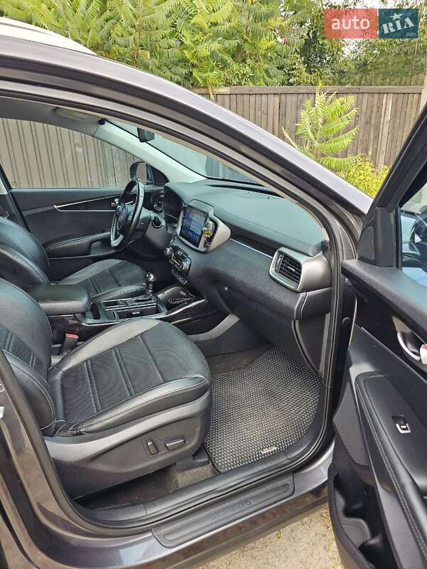 Внедорожник / Кроссовер Kia Sorento 2015 в Киеве
