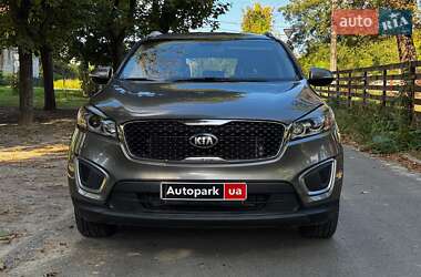 Позашляховик / Кросовер Kia Sorento 2016 в  фото 3 Позашляховик / Кросовер Kia Sorento 2016 в