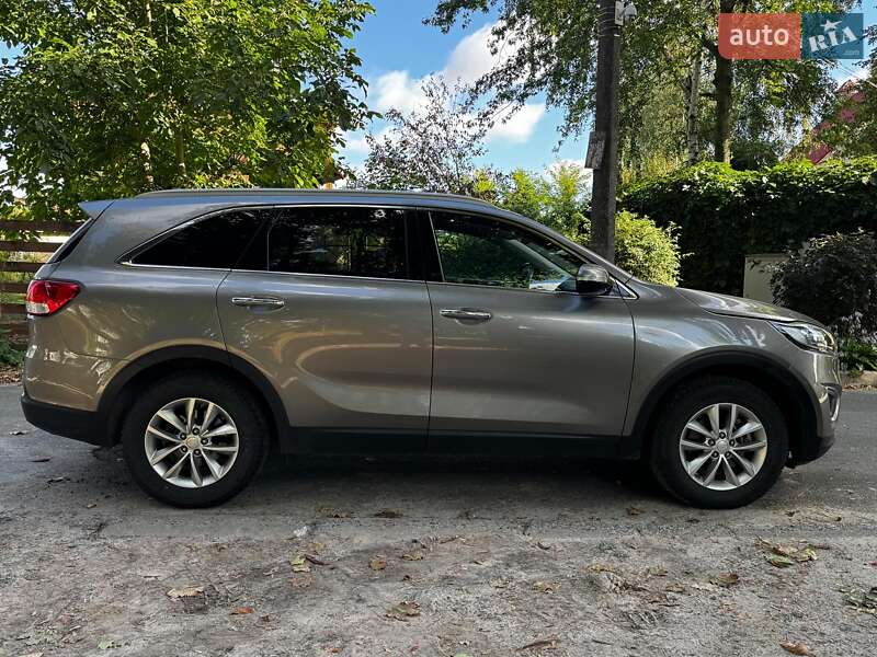 Позашляховик / Кросовер Kia Sorento 2016 в Києві