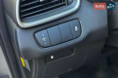 Позашляховик / Кросовер Kia Sorento 2016 в  фото 16 Позашляховик / Кросовер Kia Sorento 2016 в