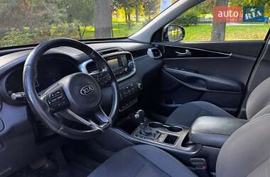 Позашляховик / Кросовер Kia Sorento 2016 в  фото 19 Позашляховик / Кросовер Kia Sorento 2016 в