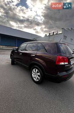 Позашляховик / Кросовер Kia Sorento 2012 в 