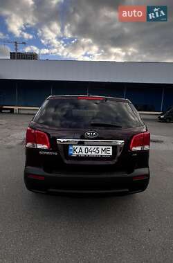 Позашляховик / Кросовер Kia Sorento 2012 в 