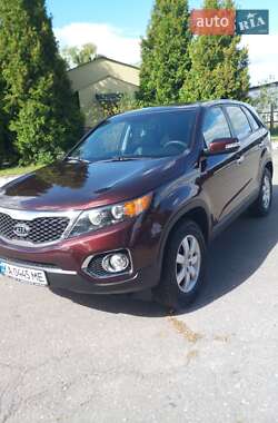 Позашляховик / Кросовер Kia Sorento 2012 в 