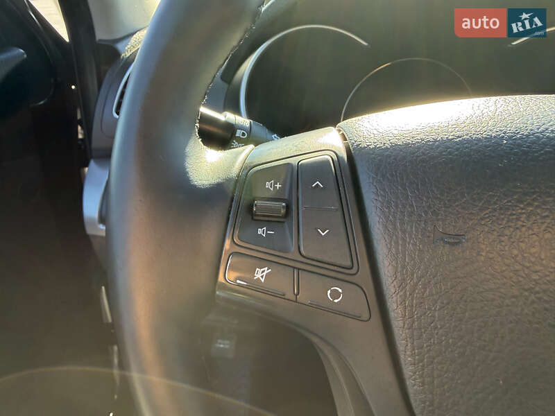 Внедорожник / Кроссовер Kia Sorento 2015 в Дубно