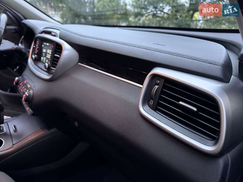 Внедорожник / Кроссовер Kia Sorento 2016 в Ровно фото 45 Внедорожник / Кроссовер Kia Sorento 2016 в Ровно