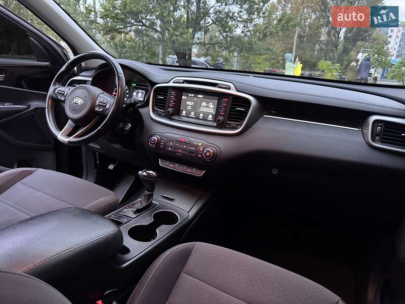 Внедорожник / Кроссовер Kia Sorento 2016 в Ровно фото 46 Внедорожник / Кроссовер Kia Sorento 2016 в Ровно