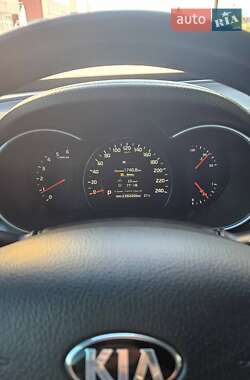 Внедорожник / Кроссовер Kia Sorento 2012 в 