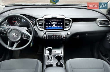 Внедорожник / Кроссовер Kia Sorento 2016 в 