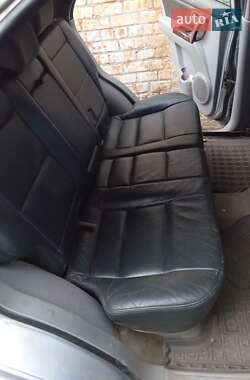 Внедорожник / Кроссовер Kia Sorento 2004 в 