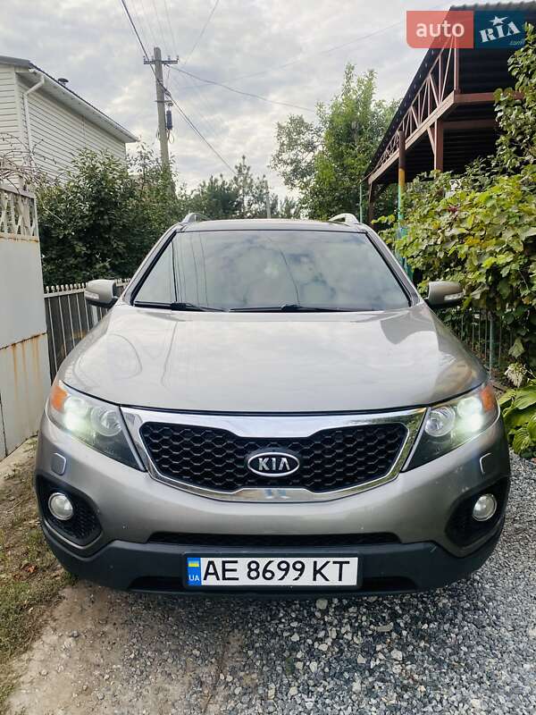 Внедорожник / Кроссовер Kia Sorento 2011 в 