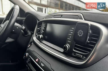 Внедорожник / Кроссовер Kia Sorento 2018 в 