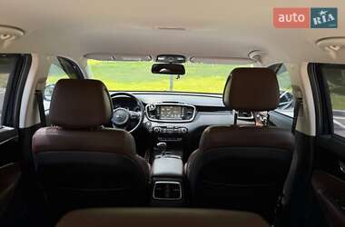 Позашляховик / Кросовер Kia Sorento 2017 в 