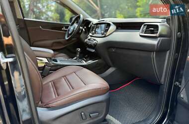 Позашляховик / Кросовер Kia Sorento 2017 в 