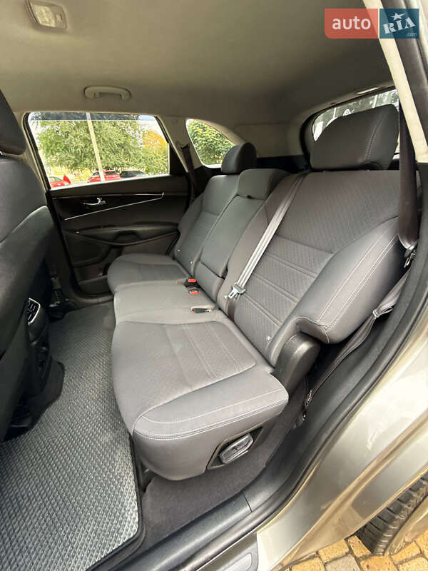 Позашляховик / Кросовер Kia Sorento 2016 в Одесі фото 23 Позашляховик / Кросовер Kia Sorento 2016 в Одесі
