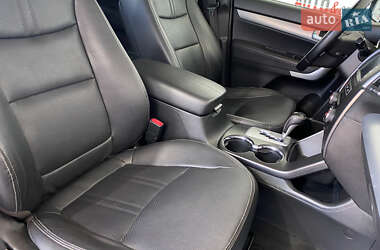 Внедорожник / Кроссовер Kia Sorento 2012 в 